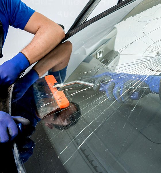 Repairing vs. Replacing Your Windshield